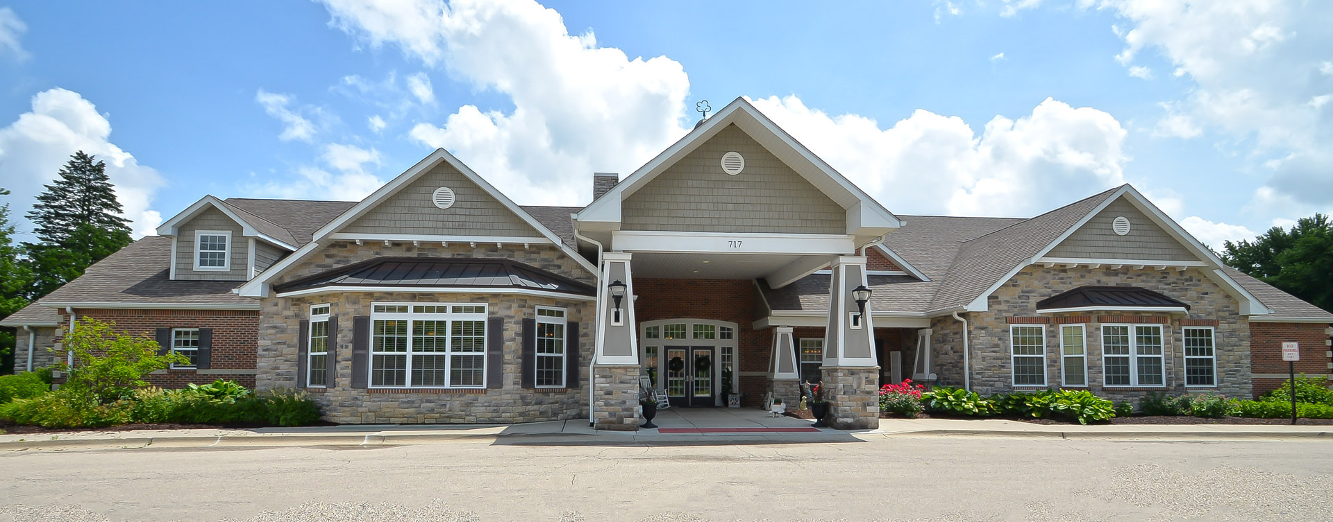 Bootstrap via serper_images (https://bickfordseniorliving.com/branch/bickford-of-crystal-lake/)