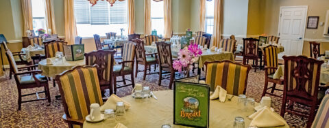 Enjoy restaurant-style meals served three times a day in our dining room at Bickford of Oswego